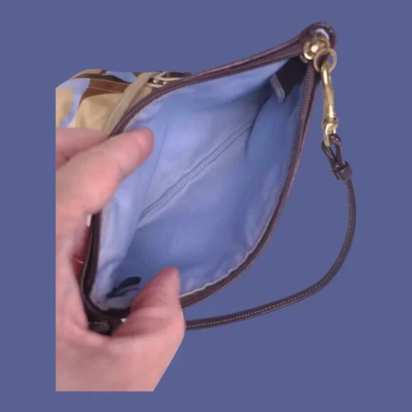 Vintage COACH Hamptons Bag in Scarf Print and matching Wristlet Set - Picture 6 of 15